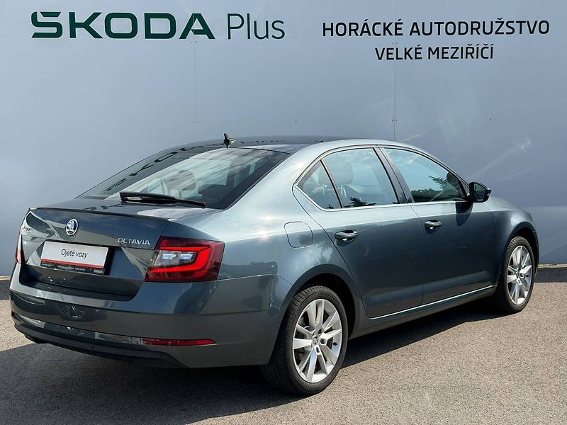 Škoda Octavia Style 1,5 TSI 110 kW 6° MP - fotka 2 z 26