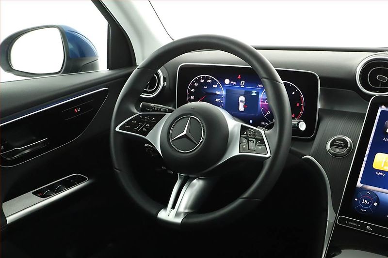 Mercedes-Benz GLC (2025) 220 d 4MATIC, AMG Line - fotka 8 z 22