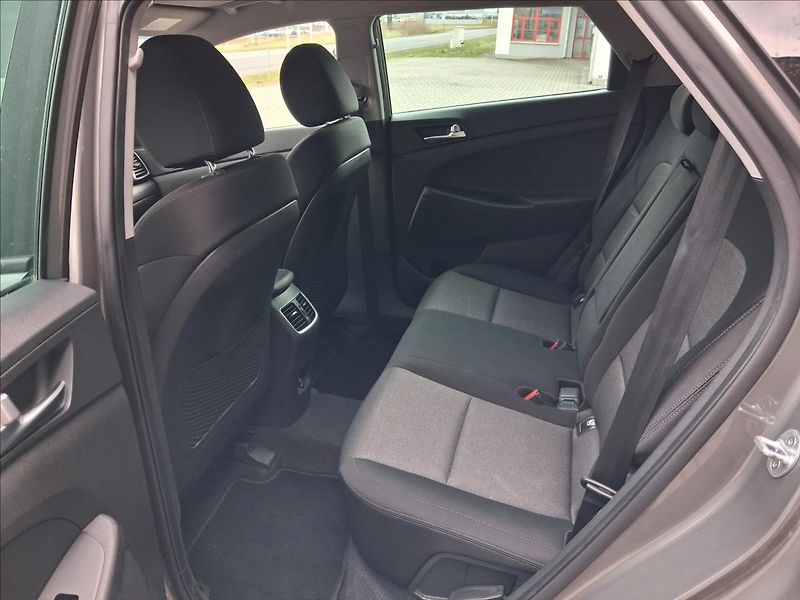 Hyundai Tucson 1,6 T-GDI AT STYLE - fotka 12 z 18