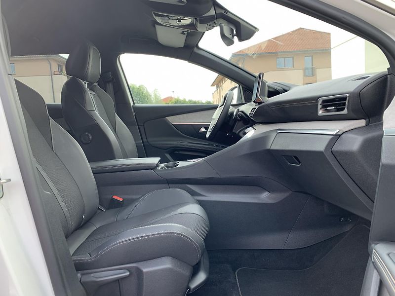 Peugeot 3008 GT 1.6 PHEV 165kW EAT8 - fotka 15 z 33