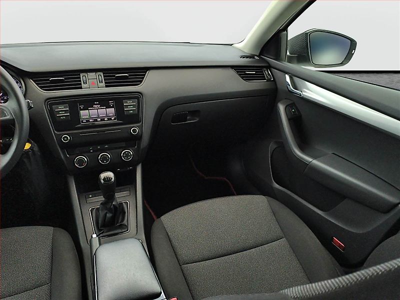 Škoda Octavia (2015) 1.4 TSI, Serv.kniha - fotka 8 z 13