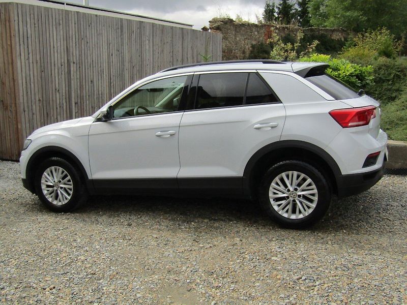 Volkswagen T-Roc (2018) 1.0 TSI 85kW  1.majitel - fotka 4 z 39