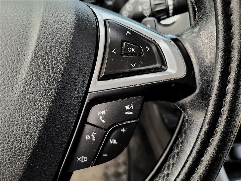 Ford Mondeo 2,0 DA,Limited,xenon,navi,výhř - fotka 22 z 50
