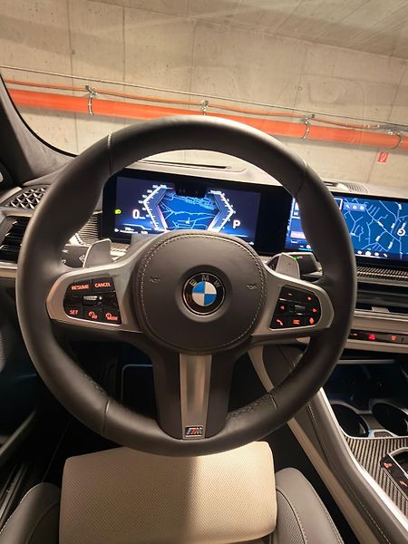 BMW X6 (2025) - fotka 6 z 14