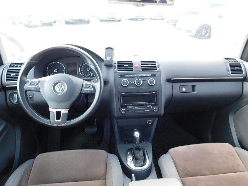 Volkswagen Touran (2012) 2.0 TDi Webasto - fotka 7 z 29