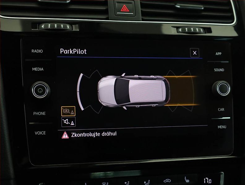 Volkswagen Golf (2017) R-Line 1.4 TSI, Automat - fotka 14 z 18