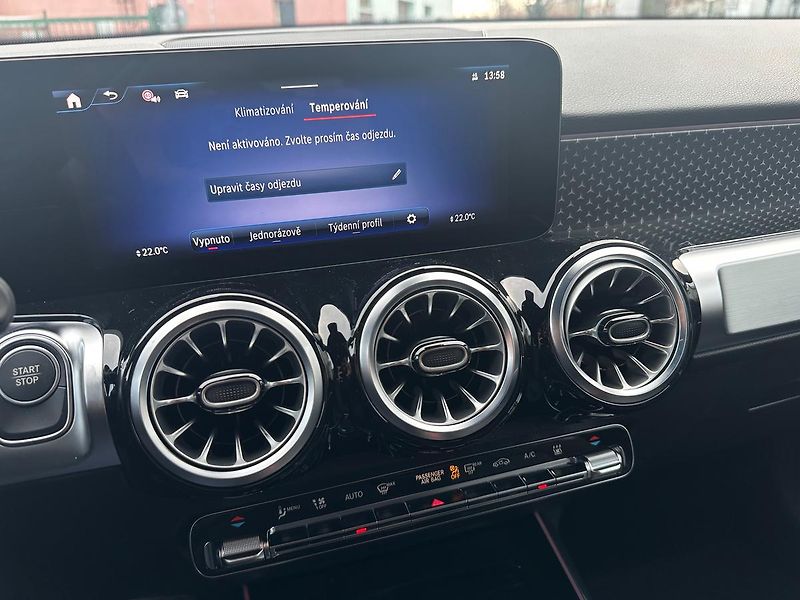 Mercedes-Benz EQB 250+ demo - fotka 12 z 21