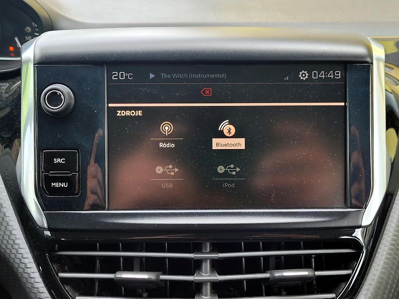 Peugeot 2008 1,2 MÁLO NAJETO*CZ,SERVIS - fotka 30 z 39