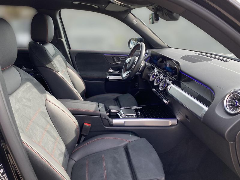 Mercedes-Benz GLB 200d 4M AMG - fotka 20 z 27