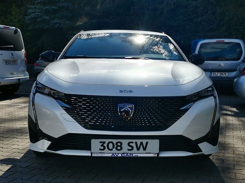 Peugeot 308 SW GT Plugin HYBRID 225 e-EAT8 - fotka 5 z 11