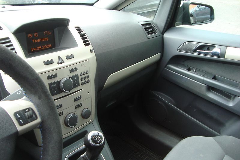 Opel Zafira (2008) 1.9 CDTi,7-M,2.Maj.S.Kn.STK 28 - fotka 35 z 50