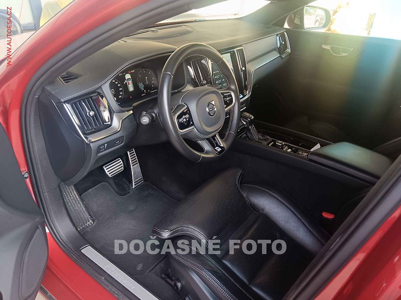 Volvo V60 (2019) 2.0 D4 Polestar, AT - fotka 3 z 3