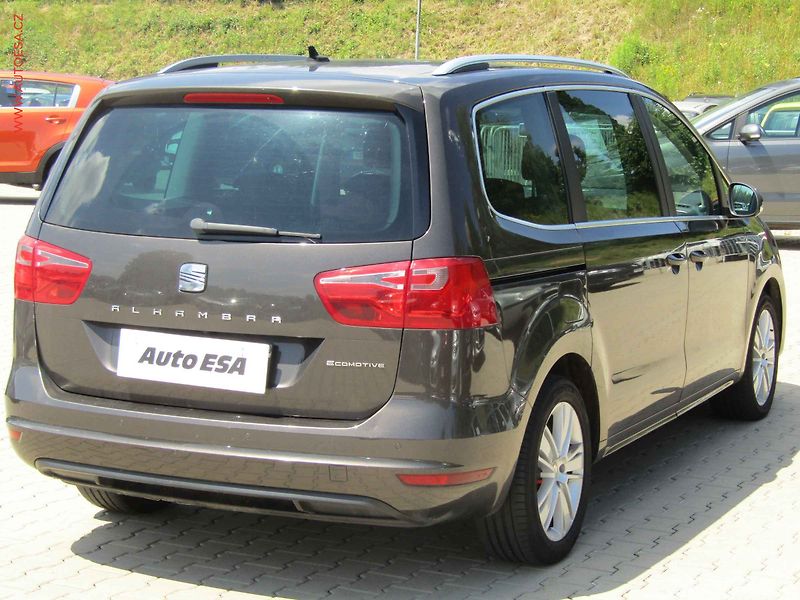 Seat Alhambra (2014) 2.0TDi, Navigace - fotka 4 z 22