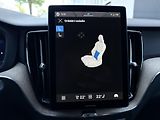 Volvo XC60 B5 AWD // PLUS DARK + sada kol - náhled 22