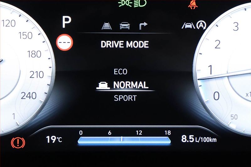 Hyundai i30 (2025) 1.5 T-GDI MHEV 48V, N Line - fotka 13 z 20