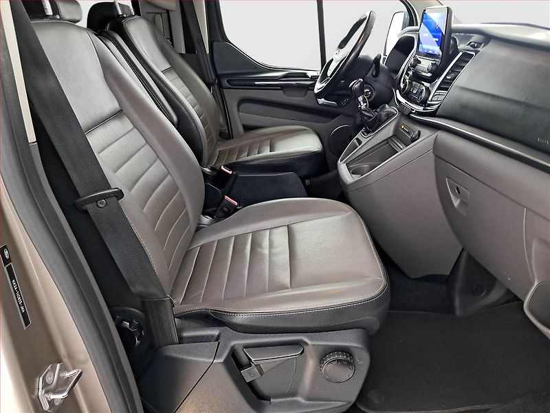 Ford Tourneo Custom (2021) Titanium 2.0 EcoBlue, ČR, 1Maj - fotka 9 z 18