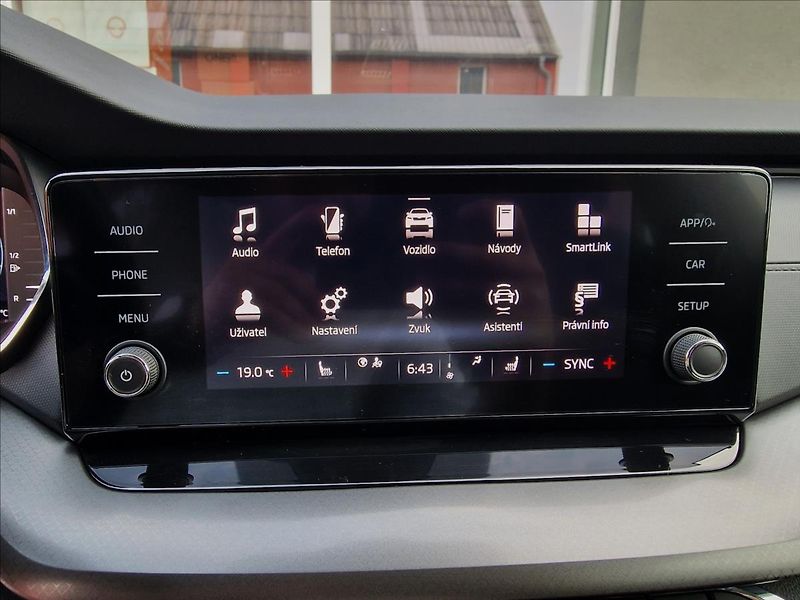 Škoda Octavia 2.0 TDI 110kW Combi,ČR,1.Maj. - fotka 25 z 50