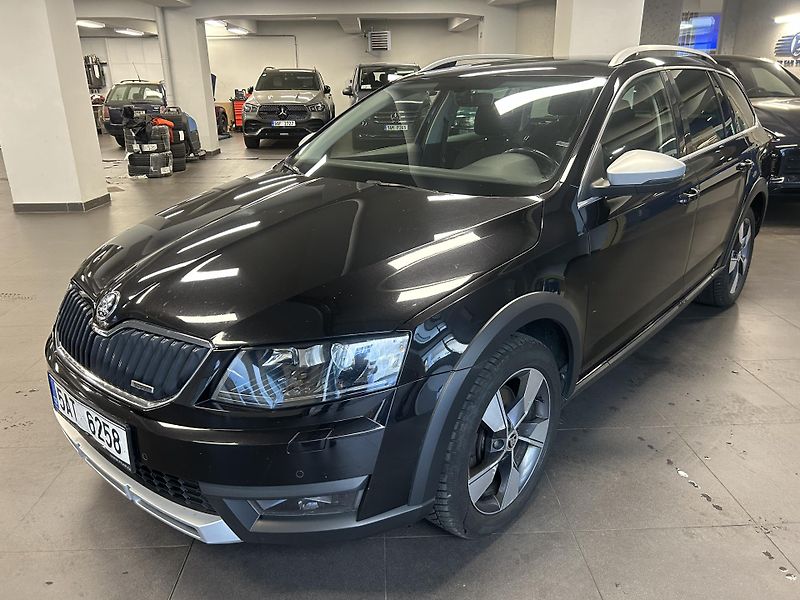 Škoda Octavia (2016) 2.0TDi SCOUT 4x4 DSG Bixe NAVI - fotka 2 z 34