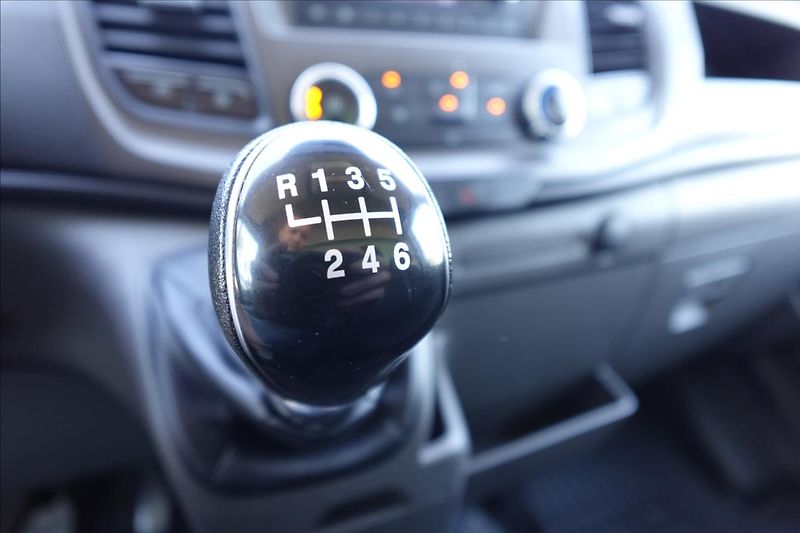 Ford Transit 2,0 TDCi  SKŘÍŇ KLIMA - fotka 33 z 33