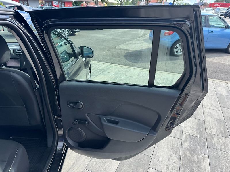 Dacia Logan (2015) MCV 1.5dCi 66kW - fotka 22 z 31
