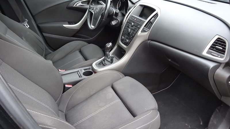 Opel Astra Kombi 2.0CDTi Taž.zařízení - fotka 4 z 9