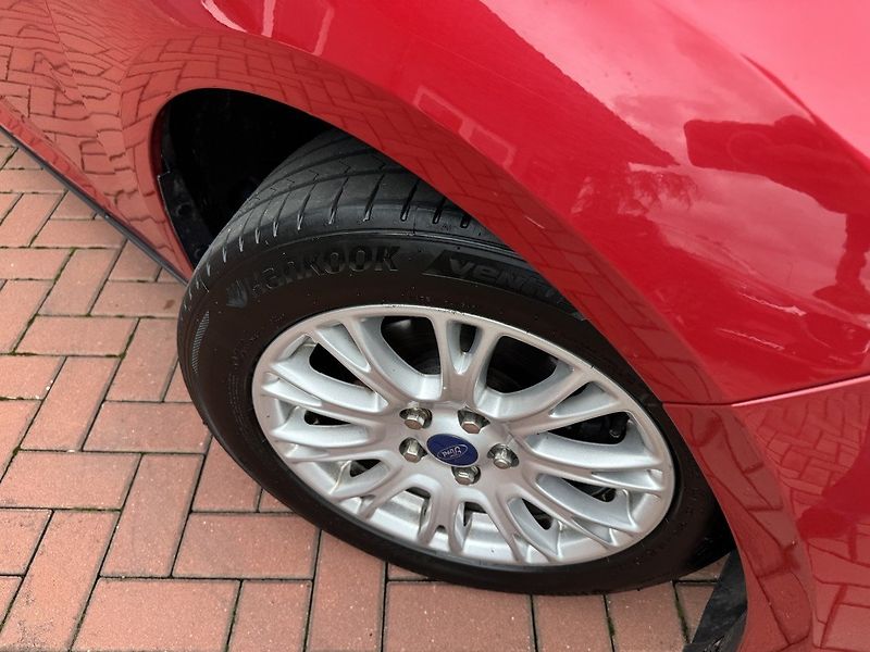 Ford Focus (2011) 1.6 Ti-VCT Digi Klima Tempomat - fotka 44 z 48