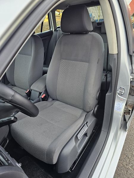 Volkswagen Golf 1.9 TDI 77kW,KLIMA,2x KOLA - fotka 16 z 38