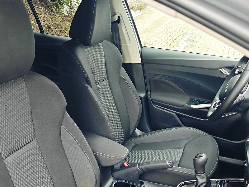 Škoda Fabia (2025) 1,0 TSI 85 kW Top Selection - fotka 17 z 31
