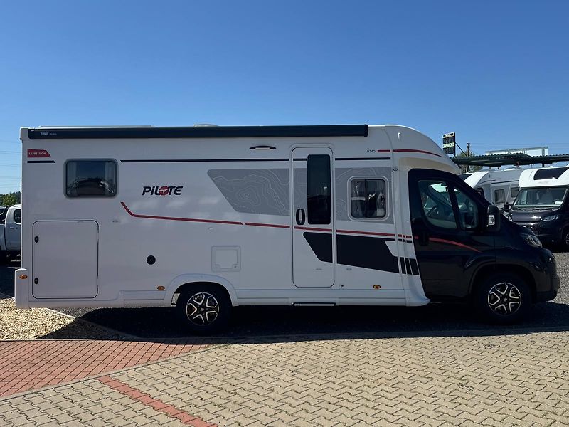 Pilote (2026) P740GJ Expression 8AT LFP 5M - fotka 7 z 34
