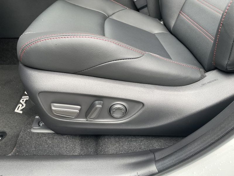 Toyota RAV4 2.5 Plug-in Hybrid ODBĚR ihned - fotka 31 z 32