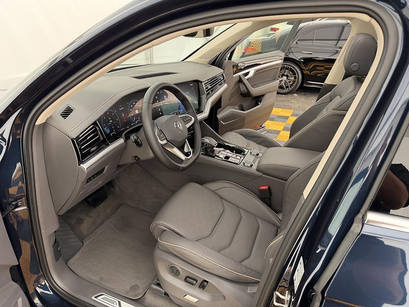 Volkswagen Touareg 3.0Tdi*210kw*1MAJ*DPH*ELEGANCE - fotka 8 z 49