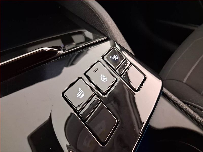 Kia Sportage (2023) 1.6 T-GDI MHEV - fotka 21 z 22