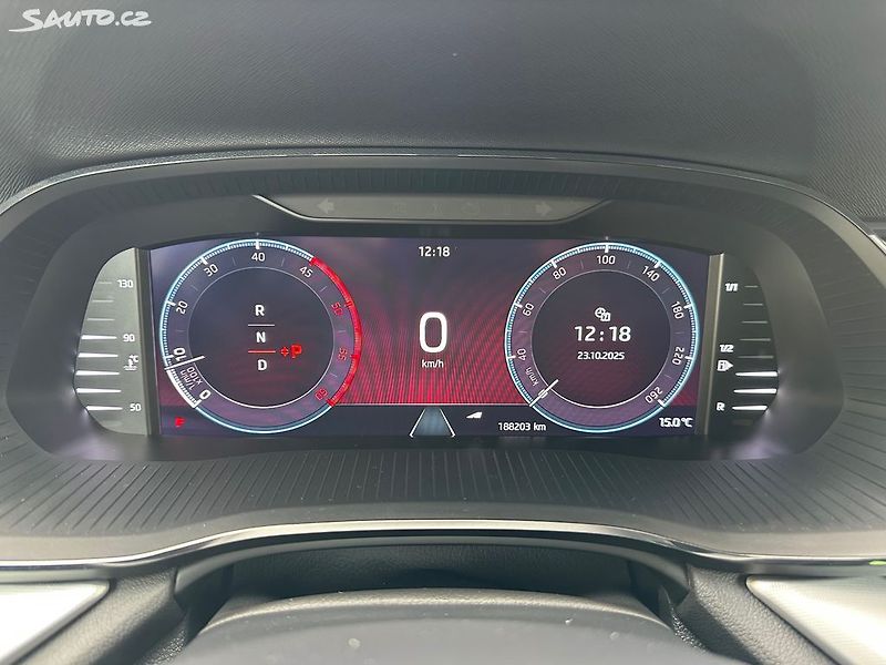 Škoda Octavia 2,0 TDI Sportline paket - fotka 34 z 43