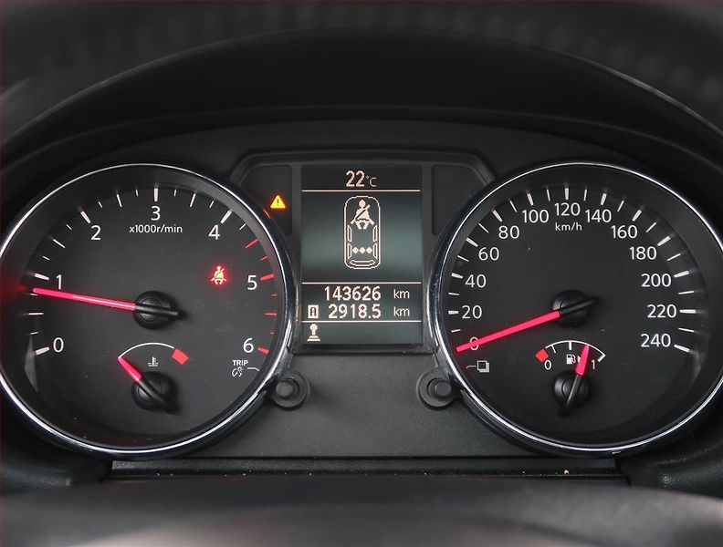 Nissan Qashqai (2013) 1.6 dCi, Serv.kniha, Navi - fotka 11 z 19