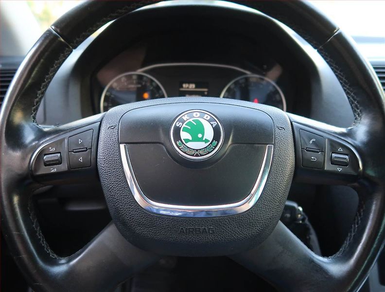 Škoda Octavia (2011) 1.6 TDI, Tempomat - fotka 15 z 19