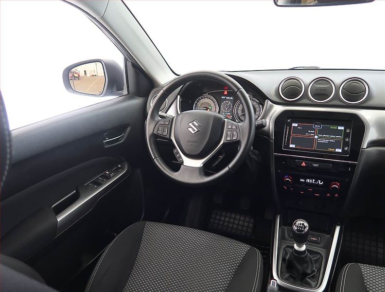 Suzuki Vitara (2019) Premium 1.4 BoosterJet, 4X4 - fotka 7 z 21