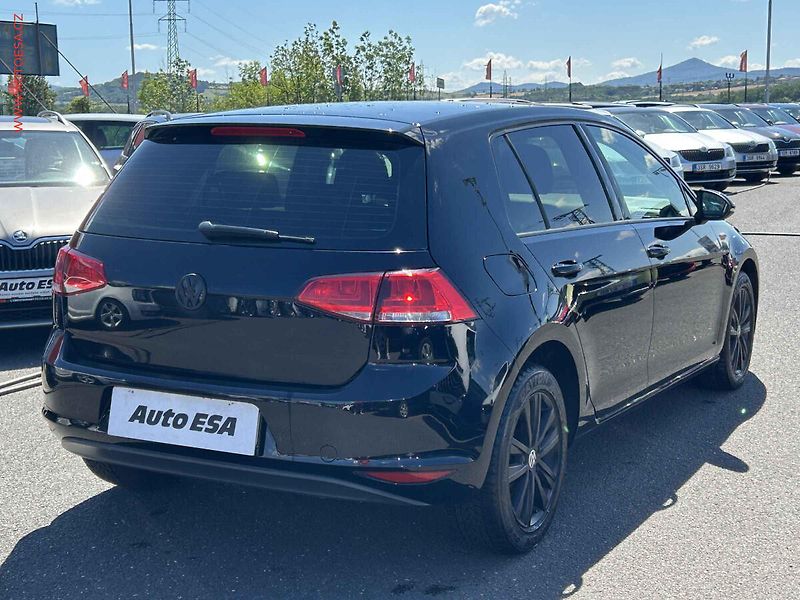Volkswagen Golf (2013) 1.2i, servis.kniha - fotka 4 z 17