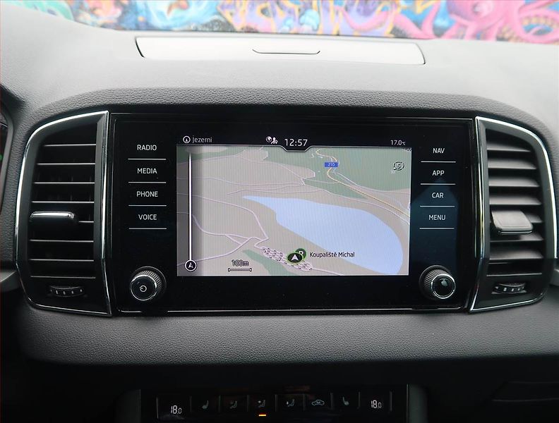 Škoda Karoq (2022) 1.5 TSI - fotka 17 z 20