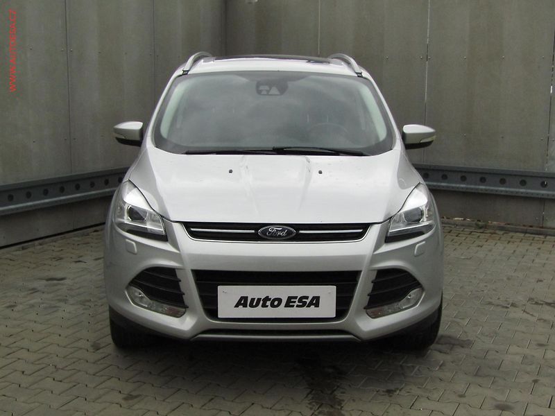 Ford Kuga (2015) 2.0 TDCi 4x4, Titanium - fotka 2 z 21