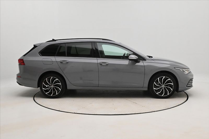 Volkswagen Golf 1,5 TSI 96 kW Life Business Zá - fotka 4 z 31