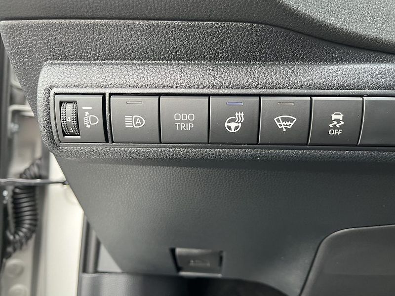 Toyota Corolla 1,8 HEV, Comfort Tech - fotka 16 z 24