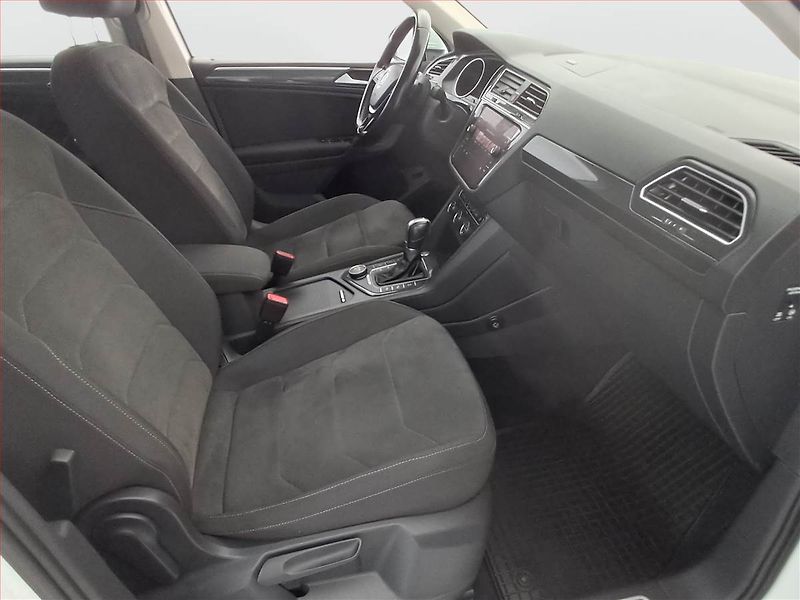 Volkswagen Tiguan (2017) R-Line 2.0 TDI, 4X4, Automat - fotka 9 z 20