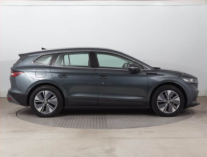 Škoda Enyaq (2021) Suite iV 80 (82 kWh), SoH 93% - fotka 6 z 23