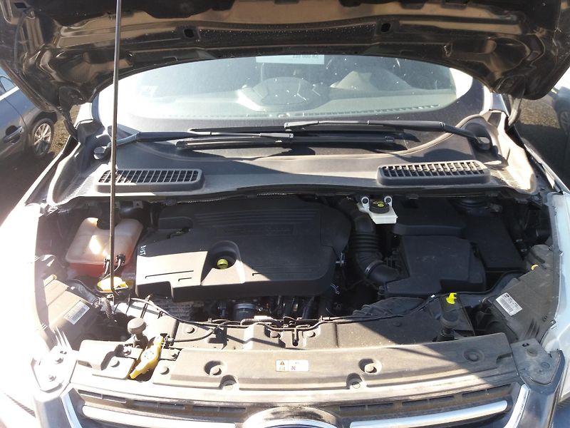 Ford Kuga 2.0TDCi,110kW,TAŽNY,SERV.KNÍŽK - fotka 15 z 18