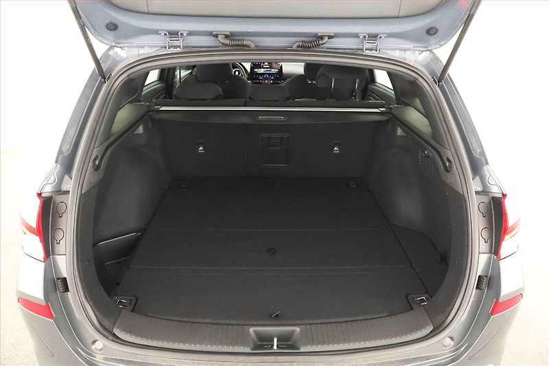 Hyundai i30 (2025) 1.5 T-GDI MHEV 48V, N-LINE - fotka 11 z 15