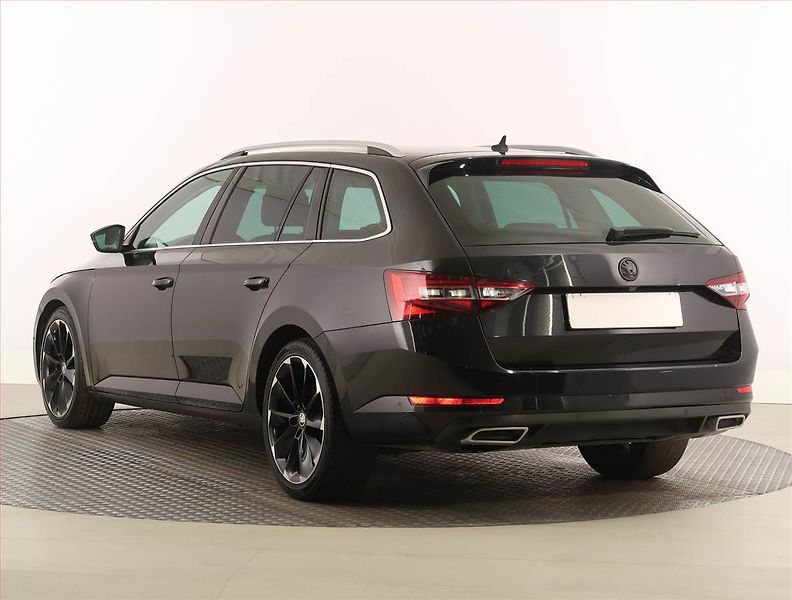 Škoda Superb (2015) Style 1.6 TDI, Serv.kniha - fotka 4 z 24