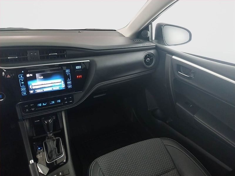 Toyota Corolla (2017) Style 1.6 Valvematic, Automat - fotka 8 z 19