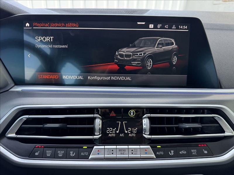 BMW X5 3,0 xDrive 30d DPH 1.maj. ČR - fotka 42 z 50