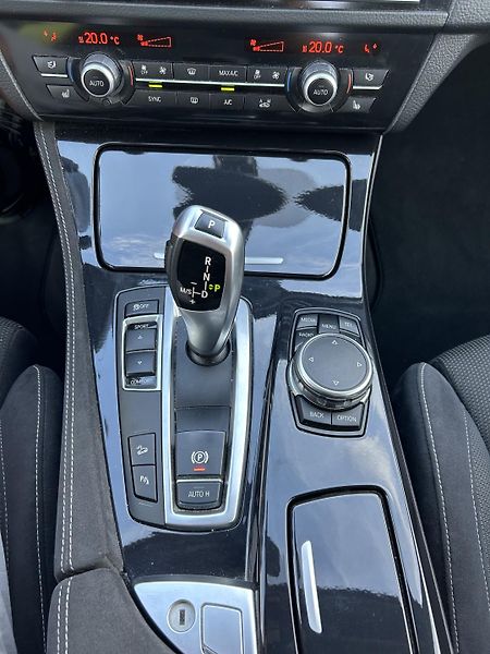 BMW Řada 5 (2015) 530xd - fotka 9 z 12