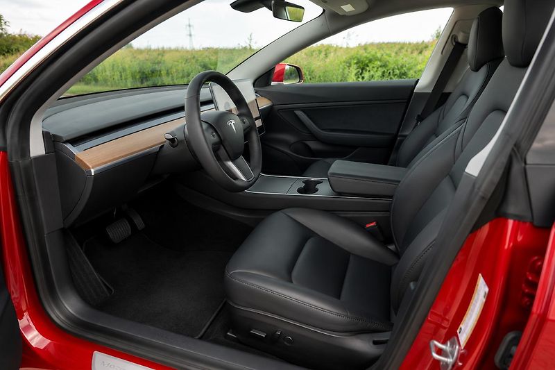 Tesla Model 3 (2020) LR AWD | DPH | 1. maj. ČR - fotka 10 z 19